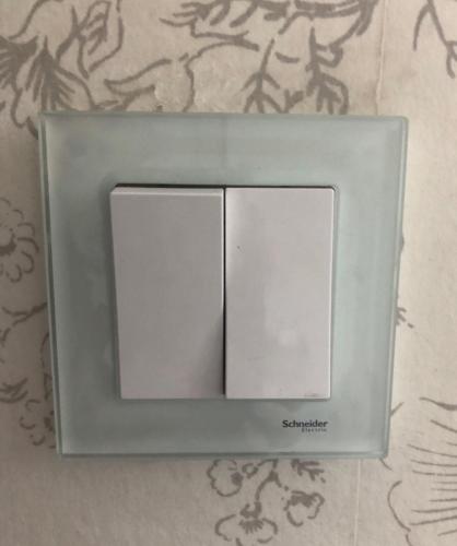 Dimmer glasram från Schneider